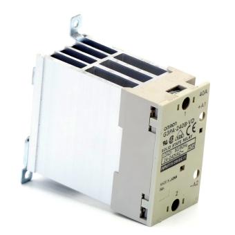 Solid state relay with integrated heat sink 
