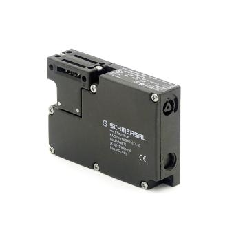 Magnetic locking switch 