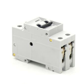 5 x Circuit breaker 