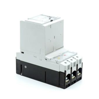 Circuit breaker with remote operator 