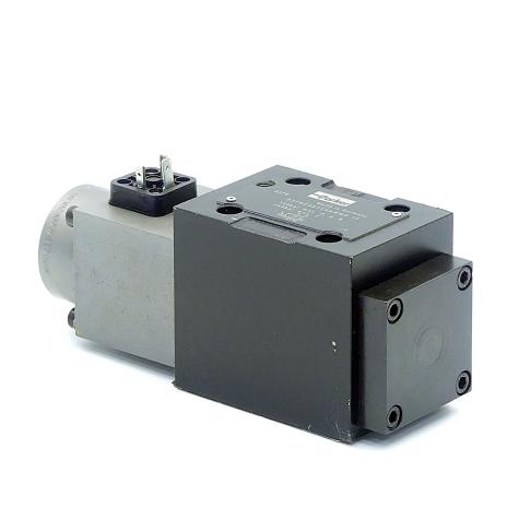 4/2 Directional control valve  New