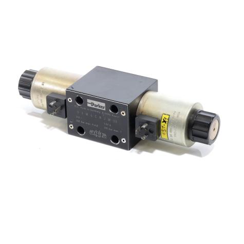 Hydraulic directional control valve  New open Box