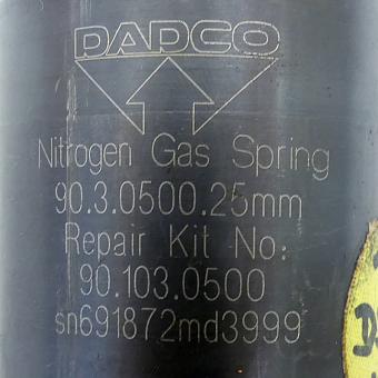 Gas spring 