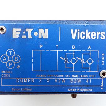 Throttle check valve 