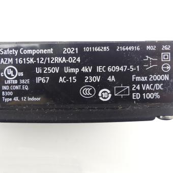 Magnetic locking switch 
