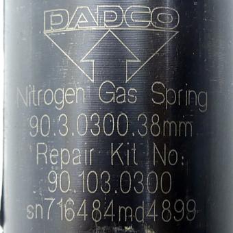 Gas spring 