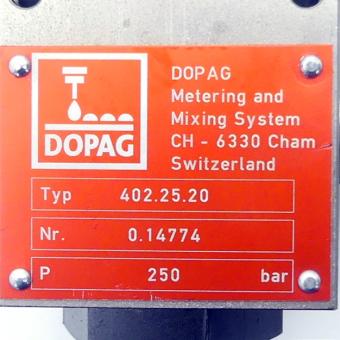 Material pressure regulator 