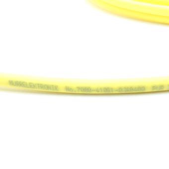 Valve connectors 