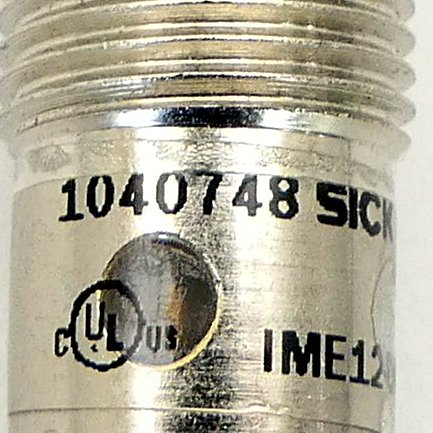 Induktiver Näherungssensor 1040748 Neu