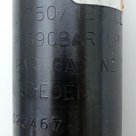 Gas spring  New