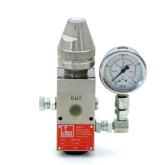 Material pressure regulator  