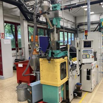 Kunststoffspritzguss-Maschine 