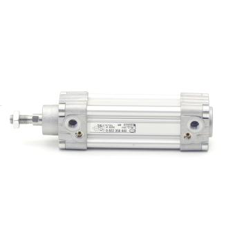 Pneumatic cylinder 