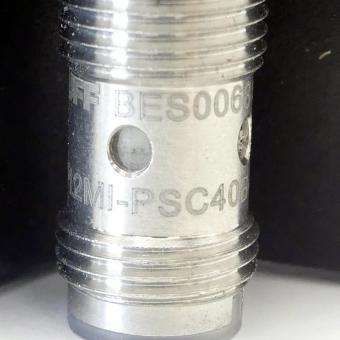 Näherungssensor BES0068 + Befestigung 