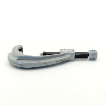 Plastic pipe cutter 