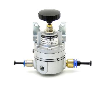 Precision pressure regulator 