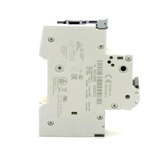 Circuit breaker 