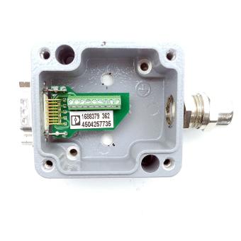 Connector with housing 