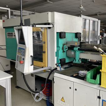 Plastic injection molding machine (C47001) 