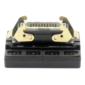 Multiple-blade connector 