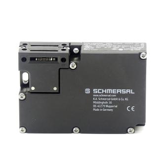Magnetic locking switch 