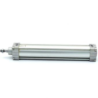 Pneumatic cylinder 