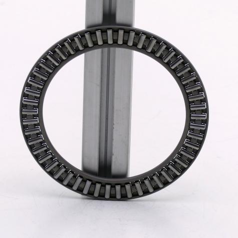 Axial Nadelkranz  