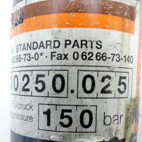 Gas spring  