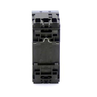 Circuit breaker 