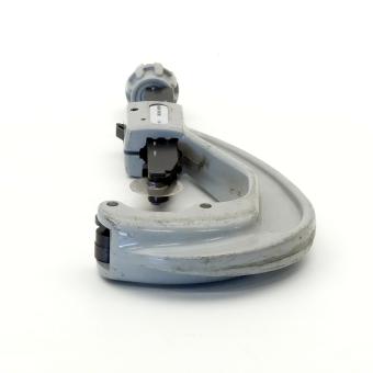 Plastic pipe cutter 