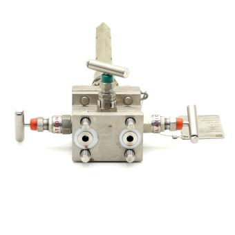 Flow measuring device 