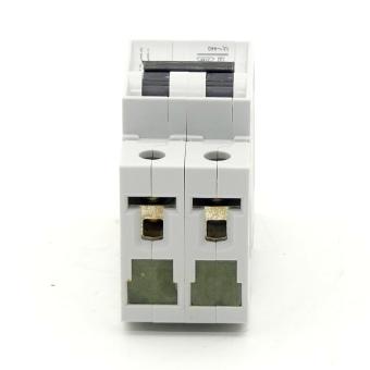 5 x Circuit breaker 
