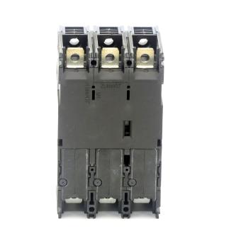 Circuit breaker 