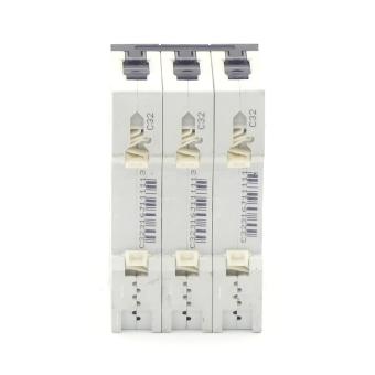 Circuit breaker 