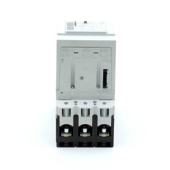 Circuit breaker with remote operator 