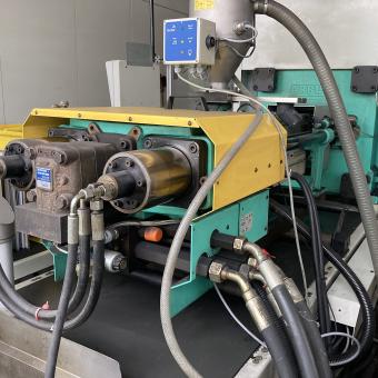 Plastic injection molding machine (C47001) 