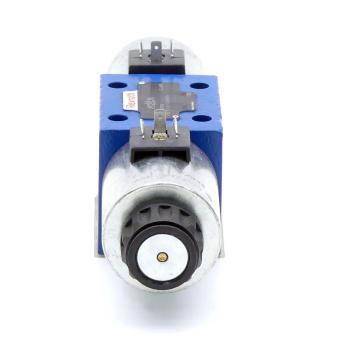Directional spool valves 4WE 10 V33/CG24N9K4 
