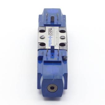 4/3 Way Valve DG4V 32CUD10S300+D DG4V 3 2C U D10 S300+D Used