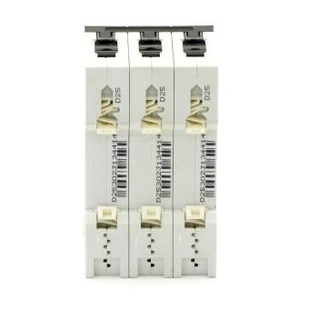 Circuit breaker 