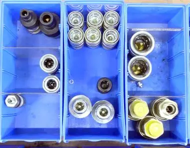 Hydraulic quick couplers 