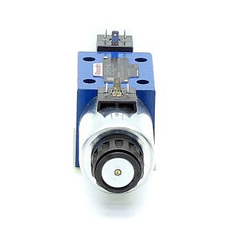 4/3 Directional control valve 4 WE 10 W33 