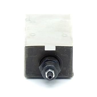 Throttle check valve  