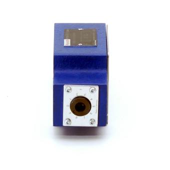 Throttle check valve  