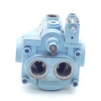Hydraulic adjustable piston pump PV15 2R1D F02 Used