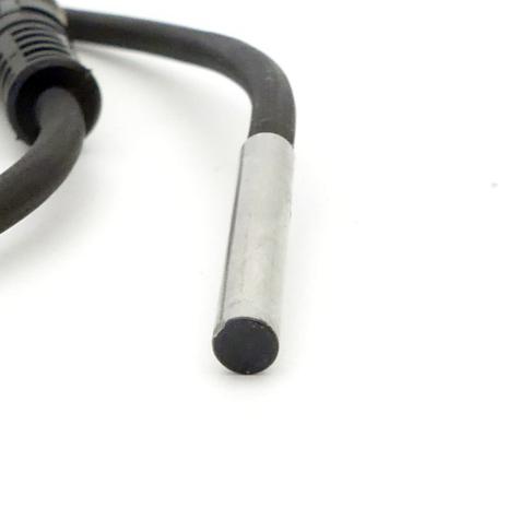 Inductive proximity switch IN 40/S-M8 IN 40/S-M8 0301474 Used