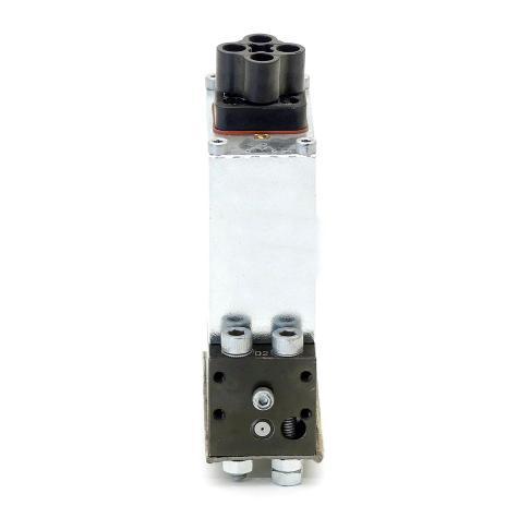 Hydraulic valve with spool  