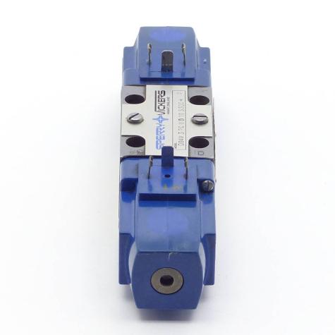 4/3 Wegeventil DG4V 32CUD10S300+D DG4V 3 2C U D10 S300+D Gebraucht