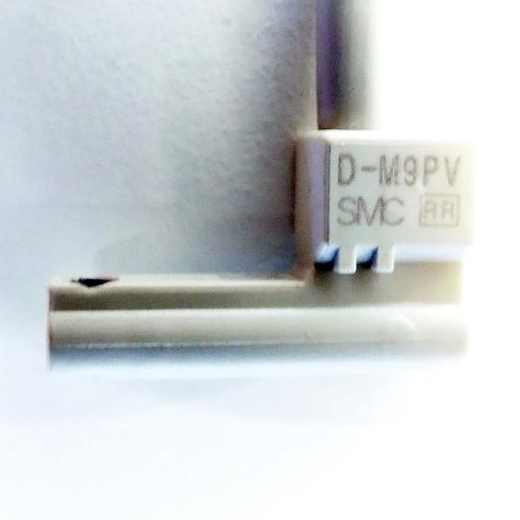 electronic signal transmitter  