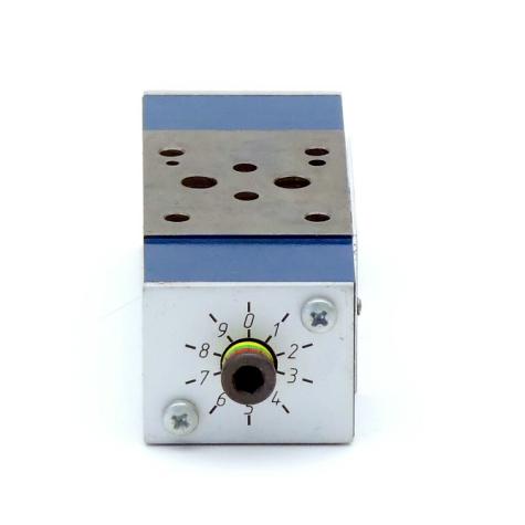 Throttle check valve  