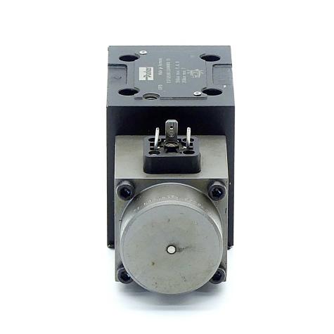 4/2 Directional control valve  New